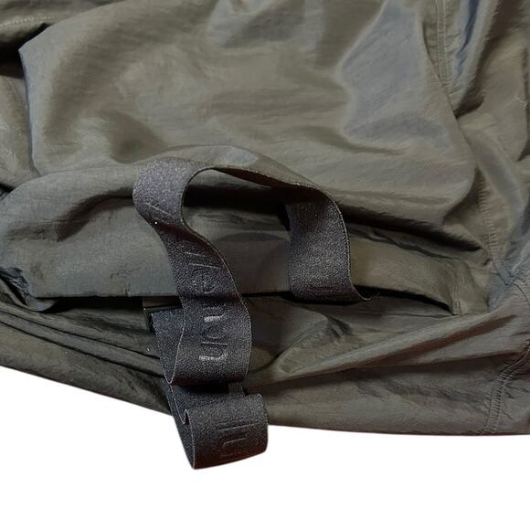 LULULEMON Black Seek the Sky Jacket Packable Water Resistant Women Size 10 or 12 - Picture 10 of 11